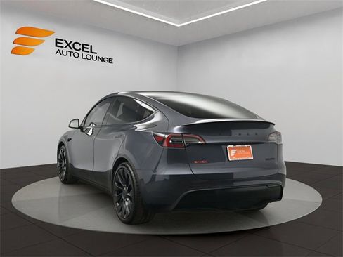 Used 2023 Tesla Model Y Performance image 3
