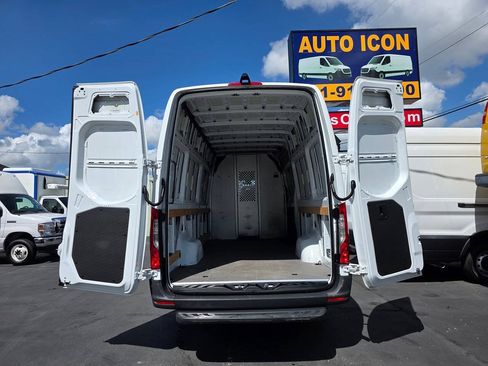 Used 2021 Mercedes-Benz Sprinter 2500 image 11
