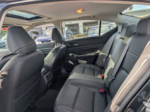 Used 2020 Nissan Altima 2.5 SL FWD image 12
