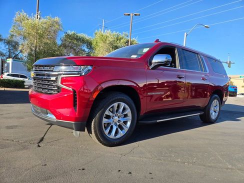 Used 2024 Chevrolet Suburban Premier w/ Premium Package AWD/4WD image 2