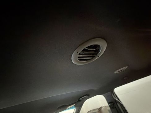 Used 2019 Ford Explorer XLT w/ Equipment Group 202A FWD image 21