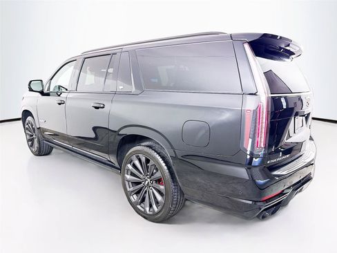 Used 2025 Cadillac Escalade ESV V AWD/4WD image 38
