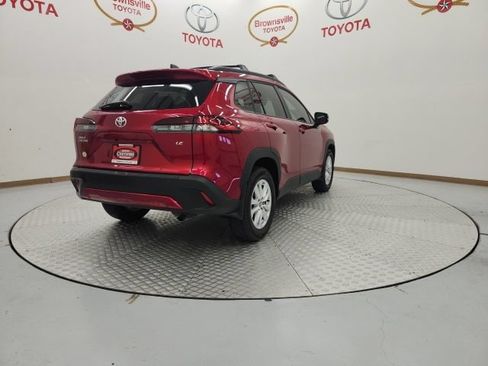 Used 2026 Toyota Corolla Cross LE FWD image 8