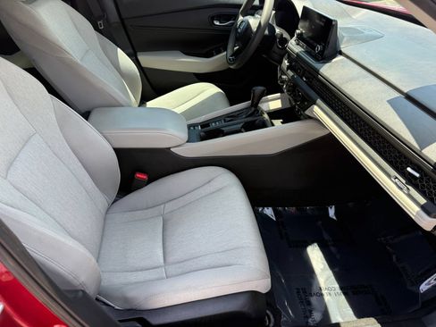 Used 2025 Honda Accord SE image 32