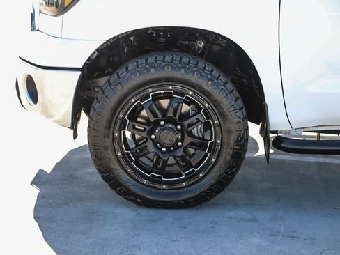 Used 2013 Toyota Tundra 2WD CrewMax w/ Tow Pkg image 10