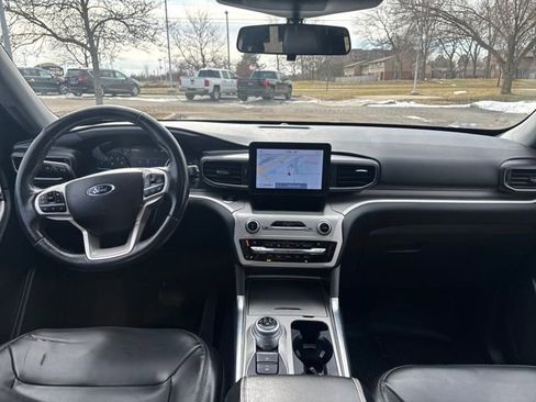 Used 2021 Ford Explorer XLT w/ Equipment Group 202A image 14