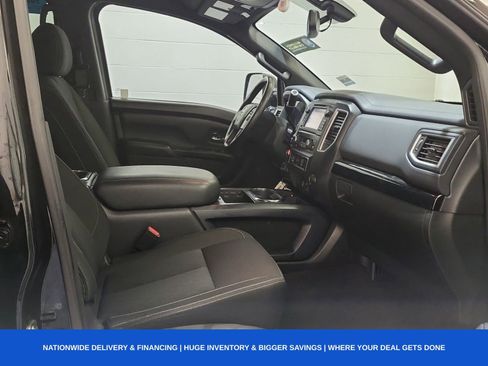Used 2018 Nissan Titan SV w/ SV Convenience Package image 14