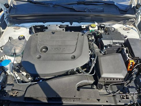 Used 2024 Volvo XC40 B5 Plus w/ Climate Package AWD/4WD image 37