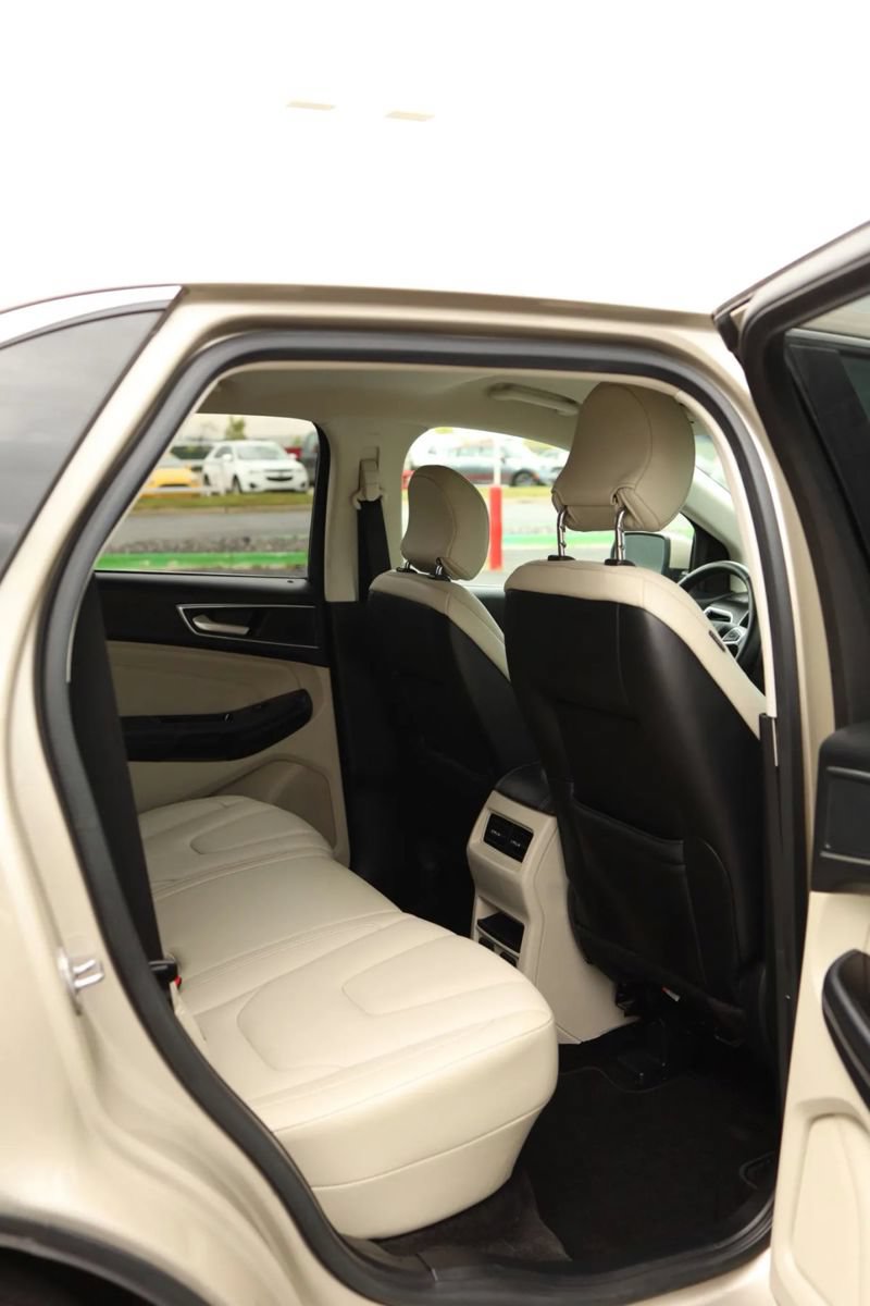 Used 2018 Ford Edge Titanium w/ Ford Safe & Smart Package AWD/4WD image 42