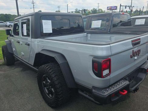 Used 2023 Jeep Gladiator Rubicon w/ Cold Weather Group AWD/4WD image 3