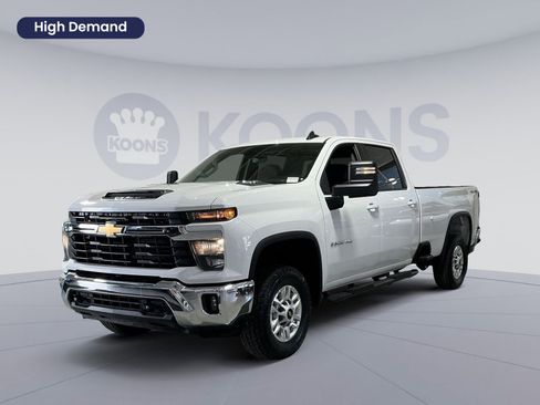 Used 2025 Chevrolet Silverado 2500 LT w/ Convenience Package AWD/4WD image 1