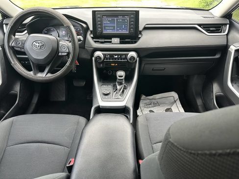 Used 2019 Toyota RAV4 LE AWD/4WD image 8