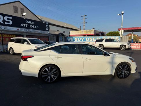 Used 2022 Nissan Altima 2.5 SR FWD image 4