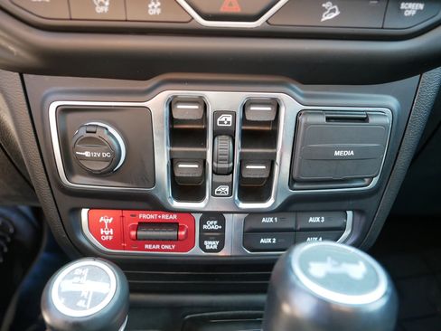 Used 2021 Jeep Wrangler Unlimited Rubicon w/ LED Lighting Group image 29