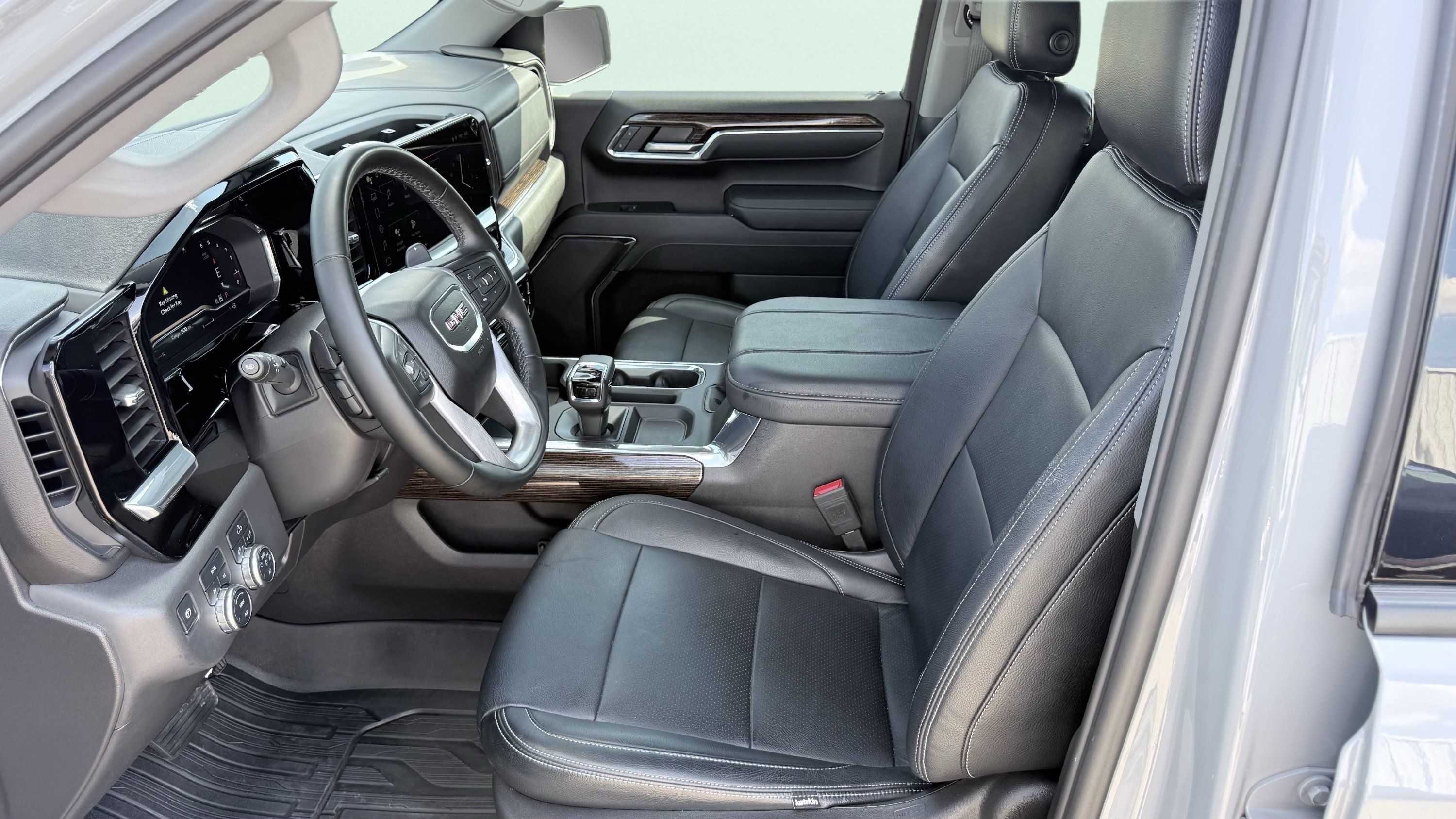 Used 2024 GMC Sierra 1500 Elevation w/ LPO, Elevation Black Package AWD/4WD image 27