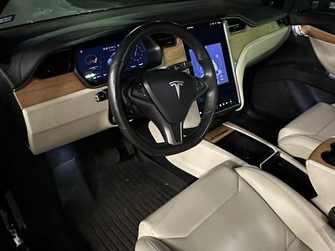 Used 2019 Tesla Model X Long Range image 2