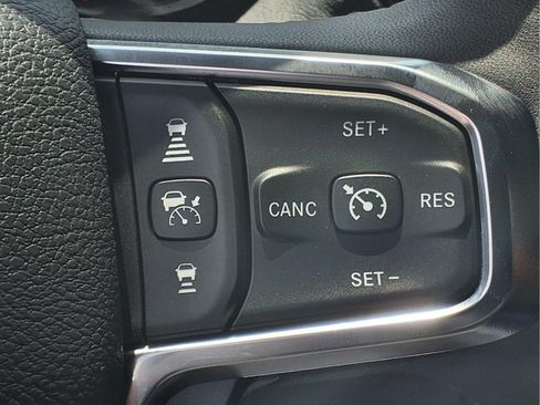 Used 2026 RAM 2500 Laramie AWD/4WD image 18