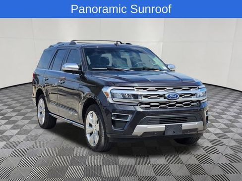Used 2024 Ford Expedition Platinum image 2