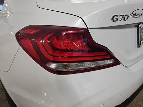Used 2019 Genesis G70 2.0T Advanced image 39