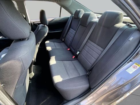 Used 2015 Toyota Camry LE FWD image 19
