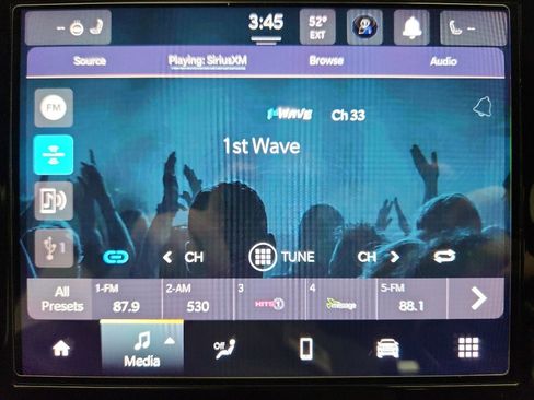 Used 2023 Jeep Grand Cherokee Altitude image 18