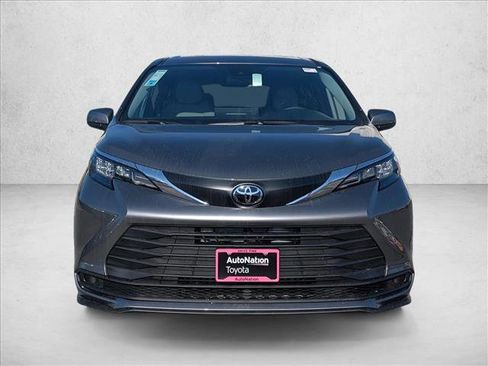 New 2026 Toyota Sienna LE image 6