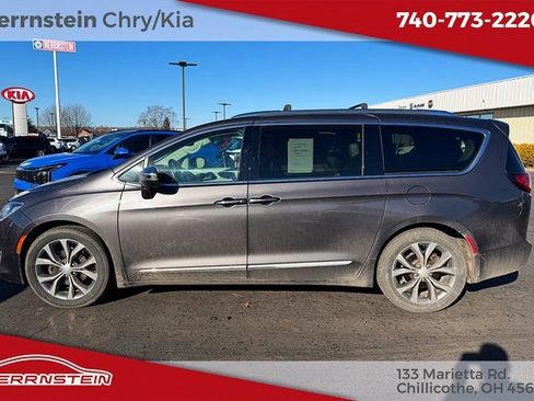 Used 2018 Chrysler Pacifica Limited w/ Tire & Wheel Group image 5