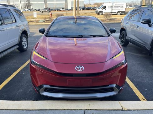 Used 2024 Toyota Prius XLE image 30