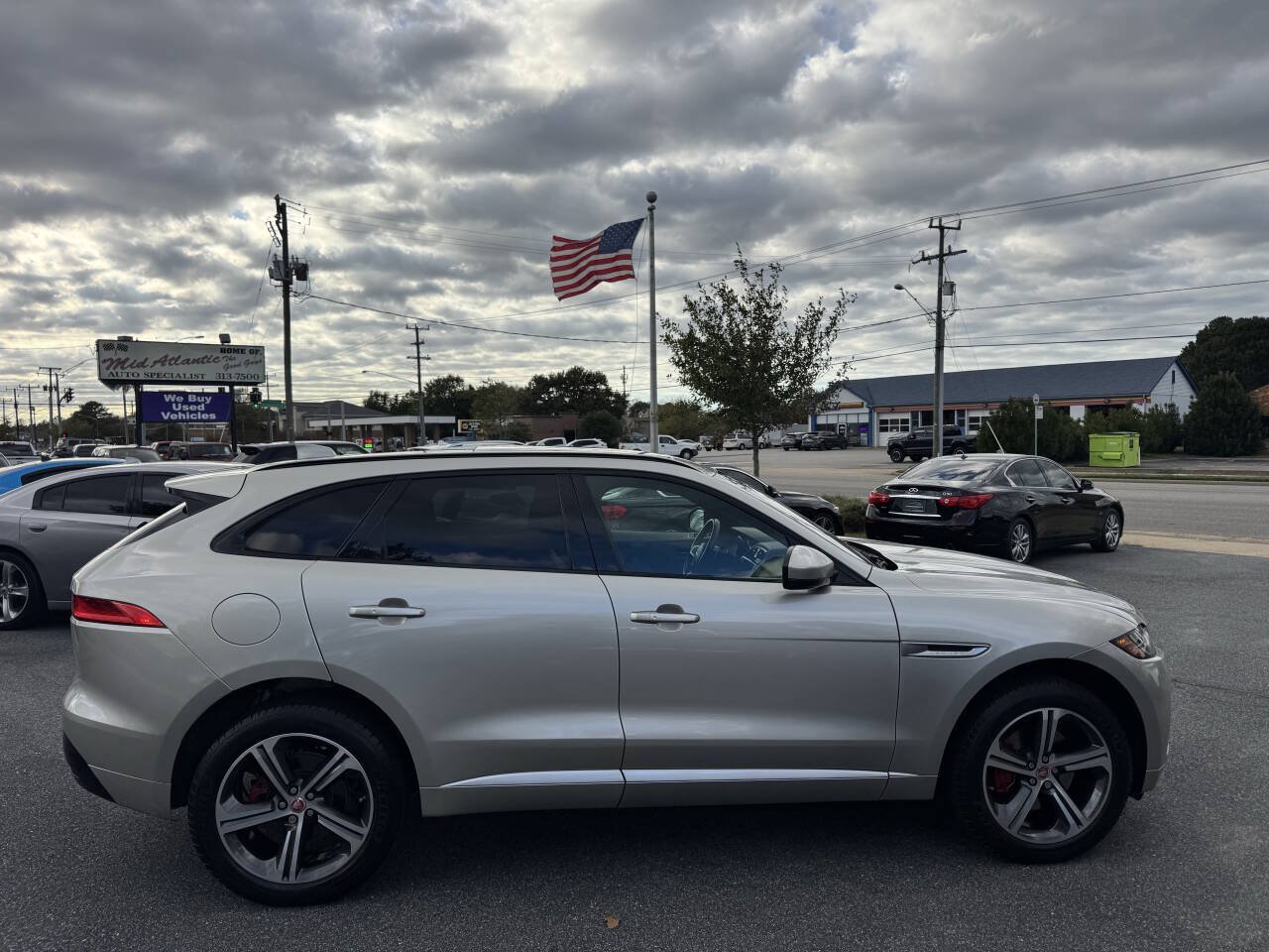 Used 2017 Jaguar F-PACE S AWD/4WD image 4
