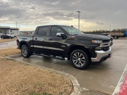 Used 2020 Chevrolet Silverado 1500 LT w/ Texas Edition image 7