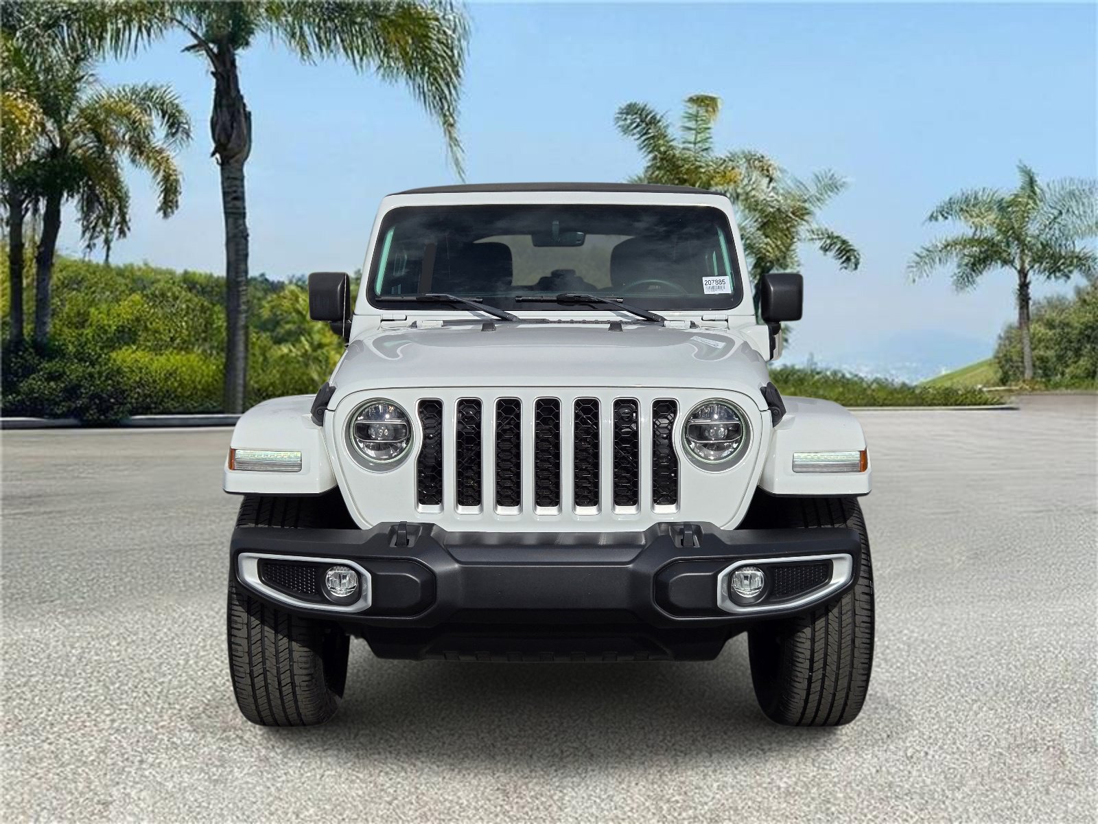 Used 2021 Jeep Wrangler Unlimited Sahara AWD/4WD image 3
