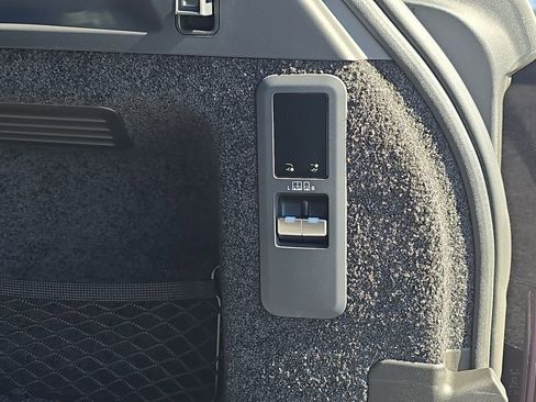 New 2026 Land Rover Range Rover SE image 14