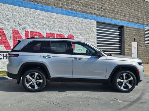 New 2026 Jeep Grand Cherokee Limited AWD/4WD image 8