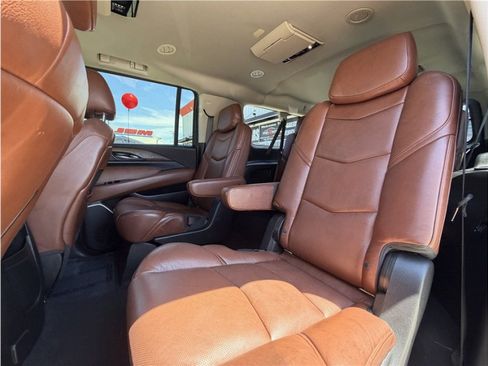 Used 2019 Cadillac Escalade ESV Premium Luxury AWD/4WD image 27