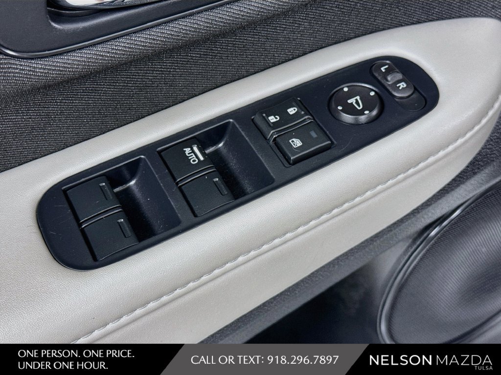 Used 2022 Honda HR-V LX image 17