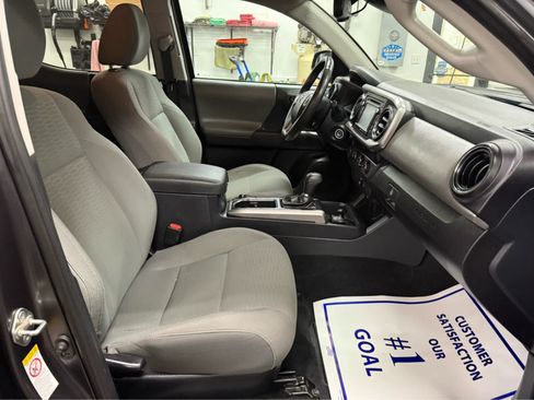 Used 2019 Toyota Tacoma SR5 image 26