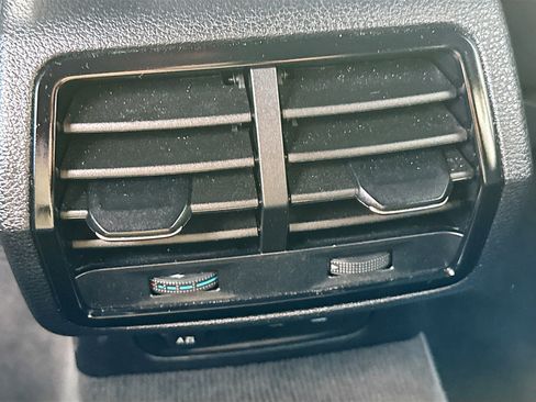 Used 2025 Audi Q3 2.0T Premium image 20