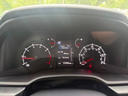 Used 2023 Toyota 4Runner SR5 Premium w/ Moonroof Package RWD image 20