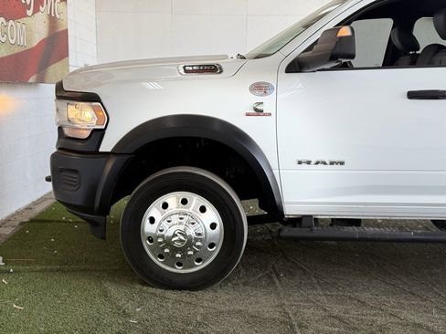 Used 2022 RAM 5500 Tradesman w/ Safety Group image 17