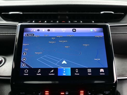 Used 2022 Jeep Grand Cherokee L Limited image 21