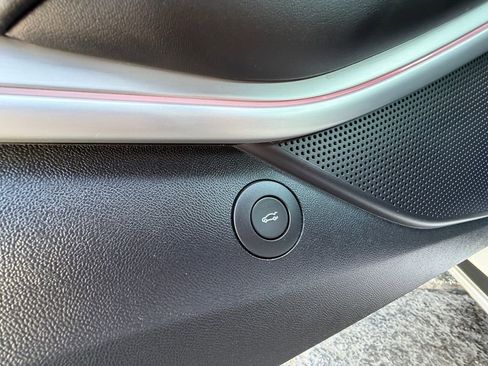 Used 2016 Chevrolet Camaro SS image 39