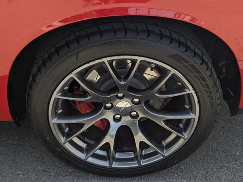 Used 2015 Dodge Challenger SRT w/ Technology Group RWD image 7