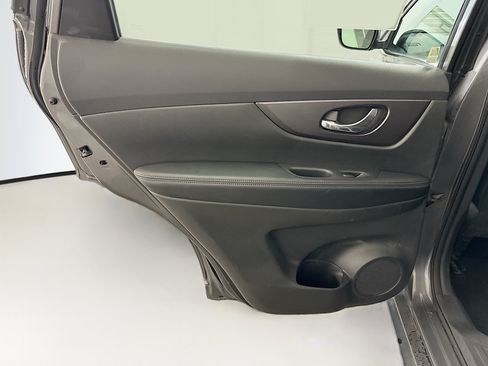 Used 2016 Nissan Rogue S AWD/4WD image 26