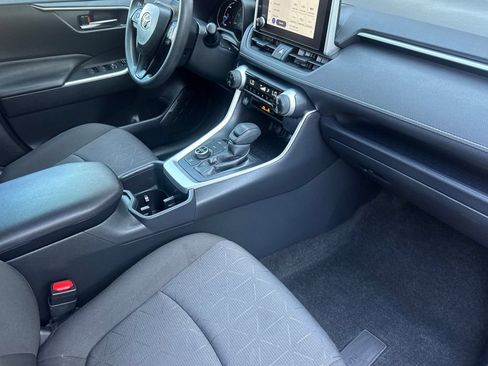 Certified 2025 Toyota RAV4 XLE AWD/4WD image 15