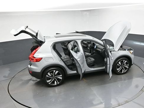 Used 2024 Volvo XC40 B5 Plus w/ Climate Package AWD/4WD image 47
