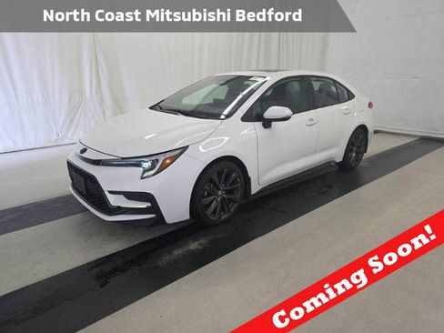 Used 2025 Toyota Corolla SE w/ SE Premium Package FWD image 1