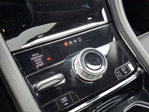 Certified 2022 Jeep Grand Cherokee Limited w/ Luxury Tech Group II image 15