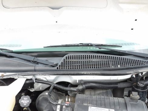 Used 2018 GMC Savana 3500 w/ Power Convenience Package RWD image 16
