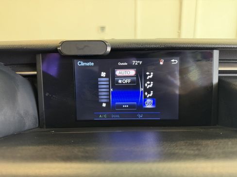 Used 2016 Lexus IS 200t image 17