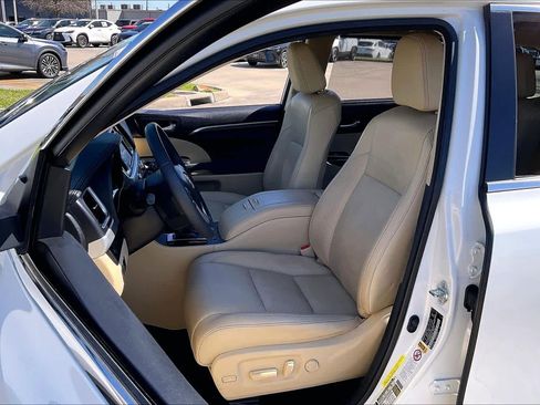 Used 2016 Toyota Highlander Limited image 7